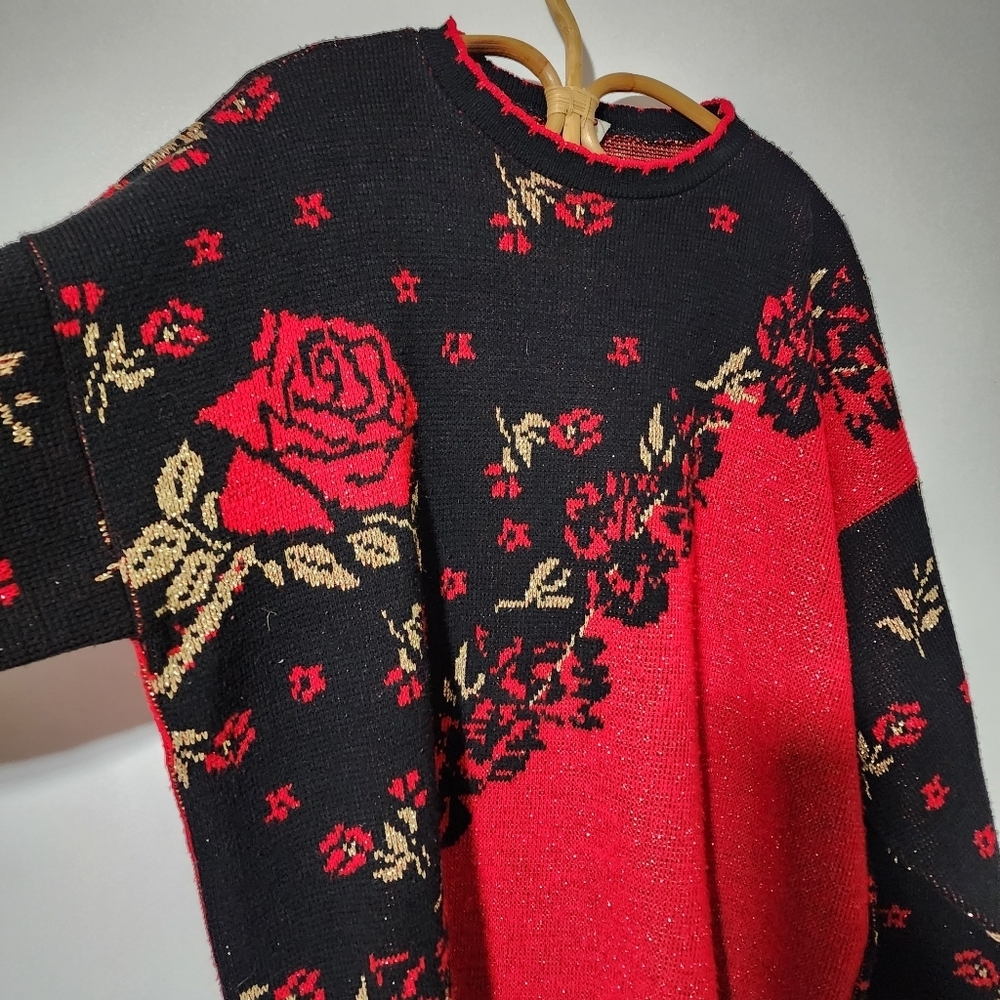 Vintage red rose and black color black holiday knit sweater - Picture 3 of 5